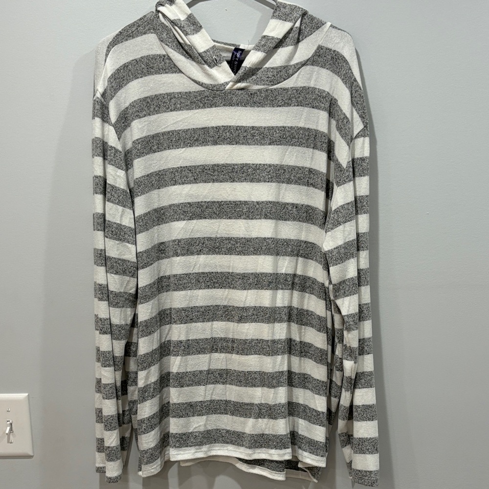 Casual Striped Women's Hoodie in Gray and White
